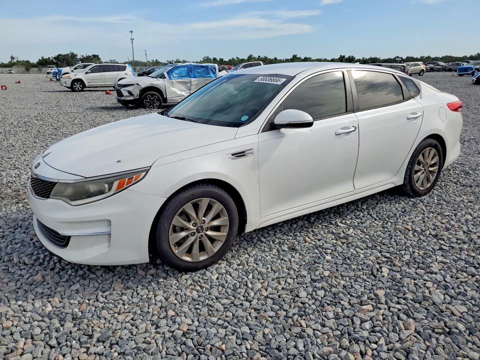KIA OPTIMA 2018 with VIN 5XXGT4L39JG271416 - Photo from auction