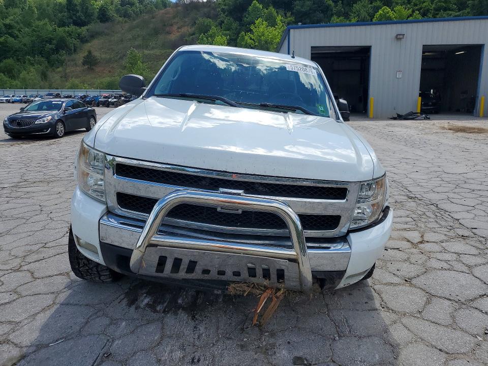 Photo 5 from auction – 2011 CHEVROLET SILVERADO with VIN 1GCVKSE24BZ226465