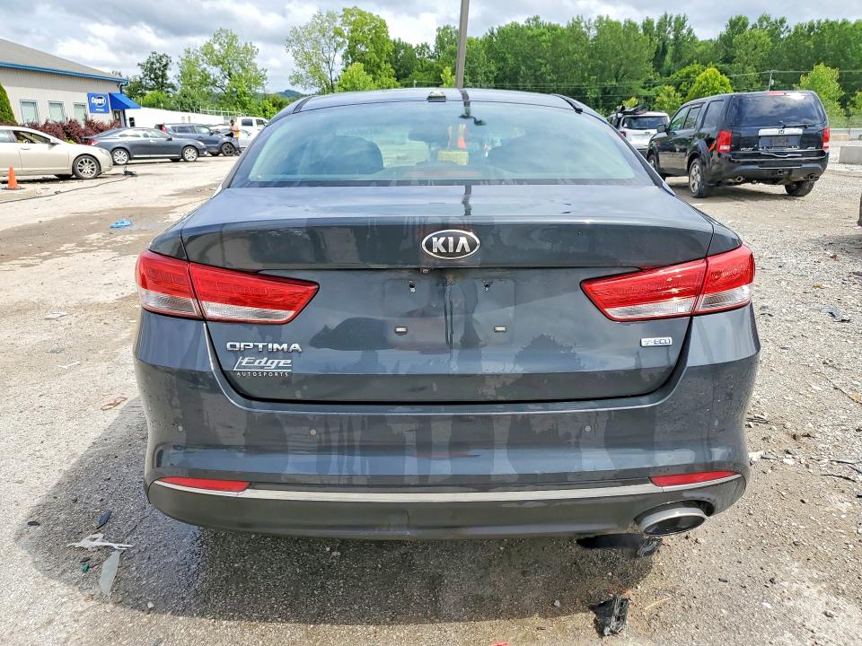 Foto 6 de la subasta – 2016 KIA OPTIMA con VIN 5XXGT4L17GG111042