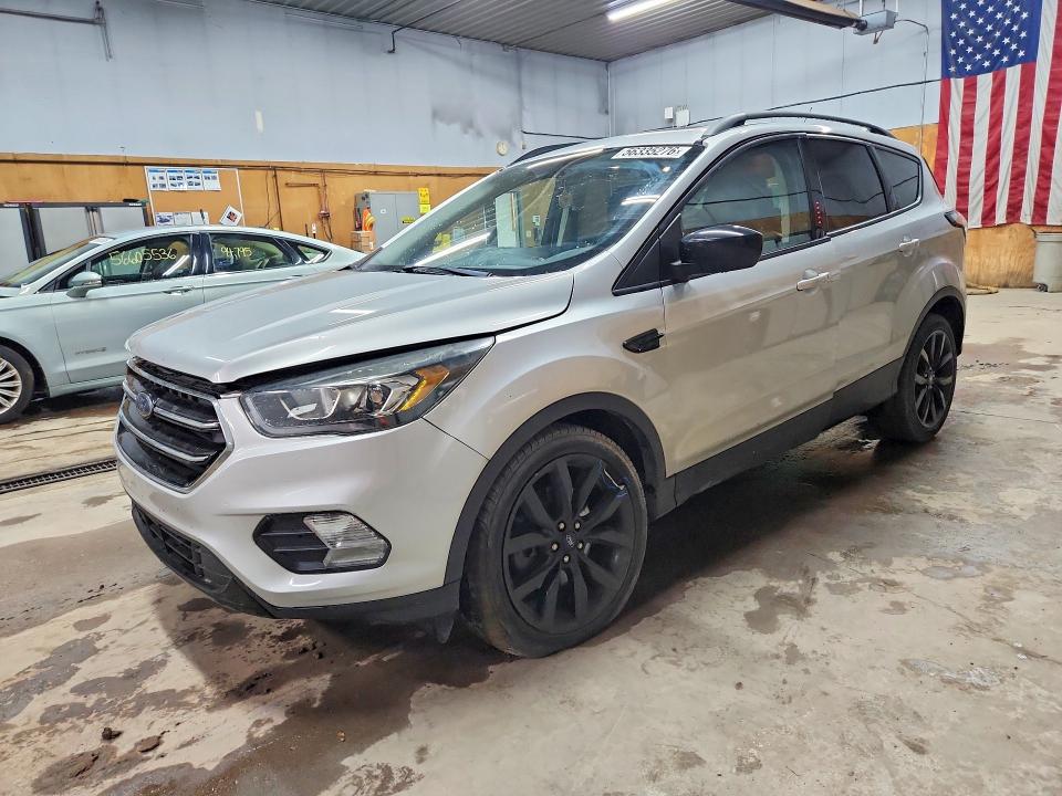 FORD ESCAPE 2017 مع رقم تعريف المركبة 1FMCU9GDXHUD09991 - صورة من المزاد