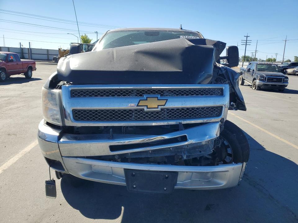 Photo 5 from auction – 2013 CHEVROLET SILVERADO with VIN 1GCRCSE00DZ170802