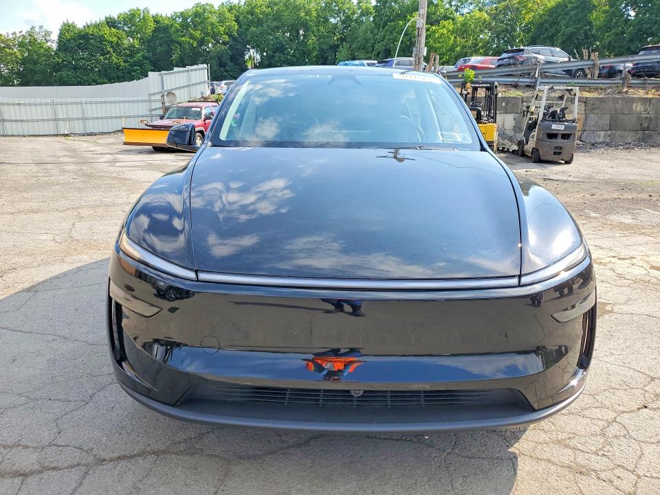 Photo 5 from auction – 2026 TESLA MODEL Y with VIN 7SAYGDEE2TF460683
