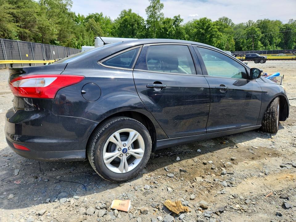 Photo 3 from auction – 2014 FORD FOCUS with VIN 1FADP3F21EL181256
