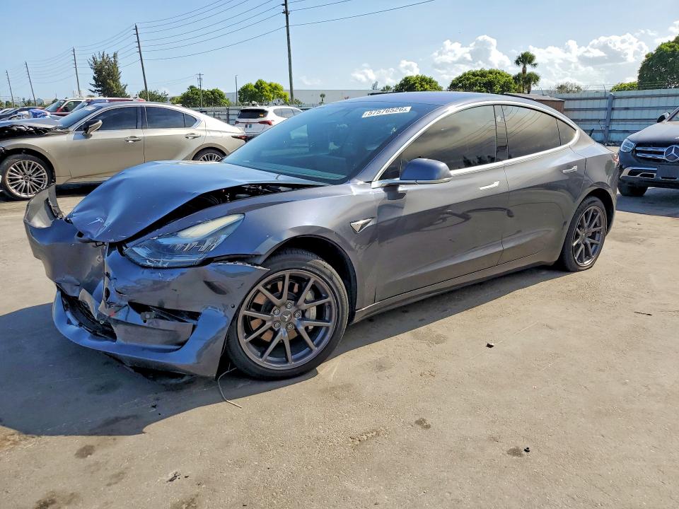 TESLA MODEL 3 2019 с VIN 5YJ3E1EB3KF209588 - Снимка от търг