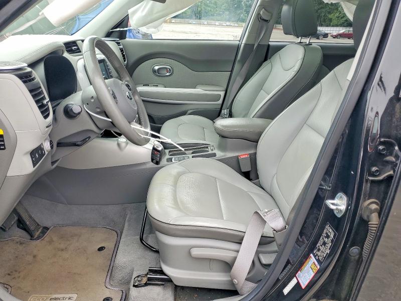 Photo 7 from auction – 2016 KIA SOUL EV with VIN KNDJX3AE4G7017283