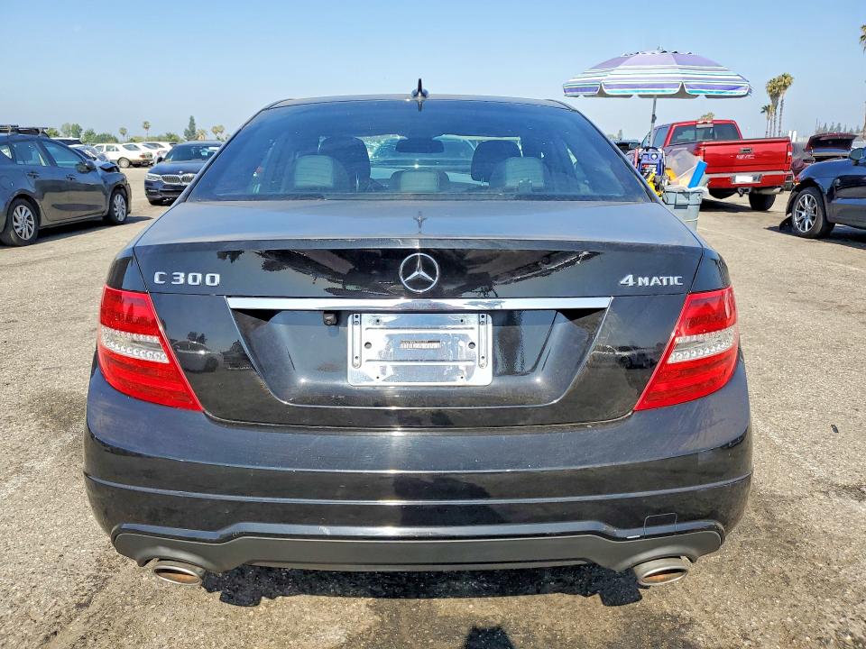 Photo 6 from auction – 2012 MERCEDES-BENZ C with VIN WDDGF8BB8CR226237