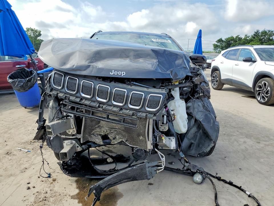 Photo 5 from auction – 2022 JEEP COMPASS with VIN 3C4NJDBB2NT231890