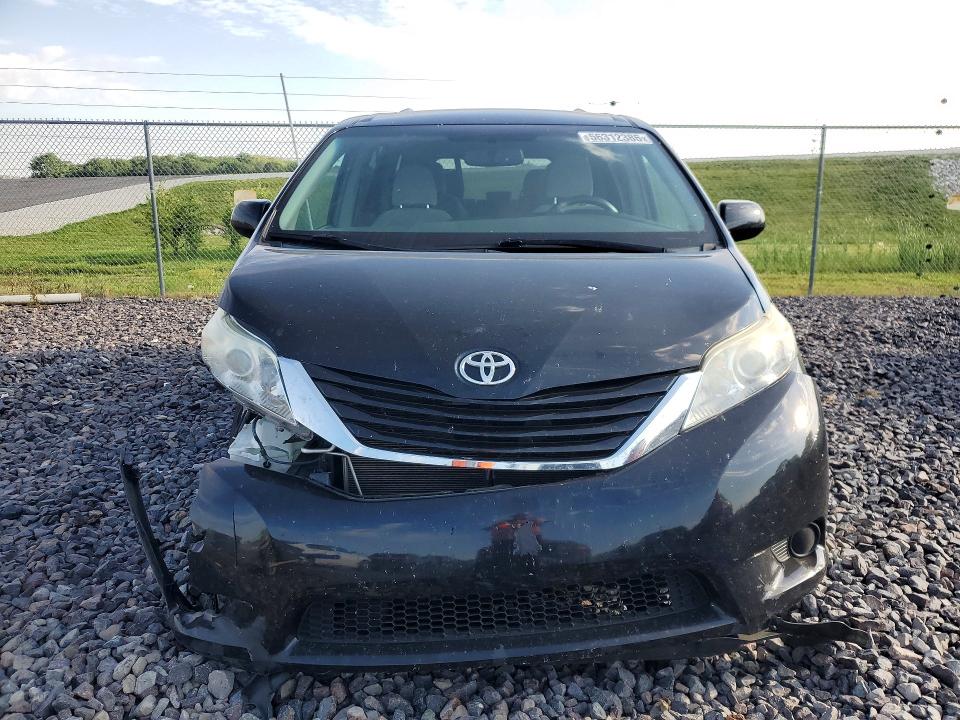 Photo 5 from auction – 2015 TOYOTA SIENNA with VIN 5TDKK3DC1FS605787