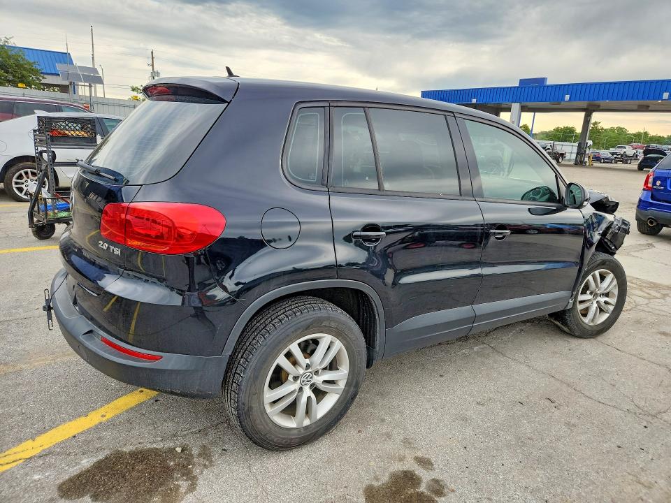 Photo 3 from auction – 2012 VOLKSWAGEN TIGUAN with VIN WVGAV7AX7CW524852