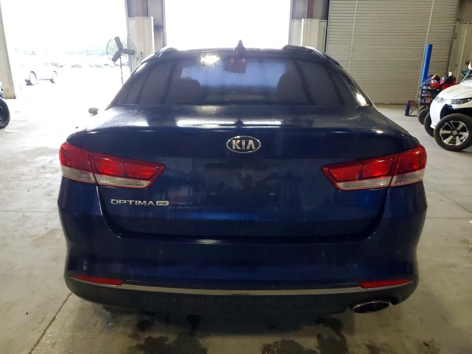 Photo 6 from auction – 2018 KIA OPTIMA with VIN 5XXGT4L39JG230381