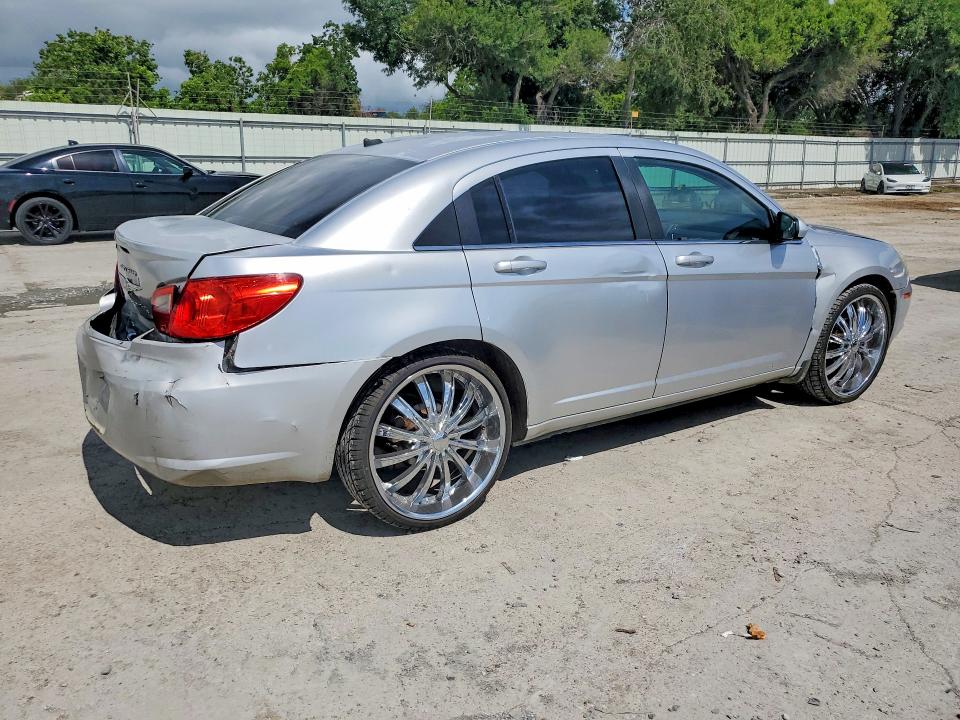 Photo 3 from auction – 2010 CHRYSLER SEBRING with VIN 1C3CC5FB6AN135437