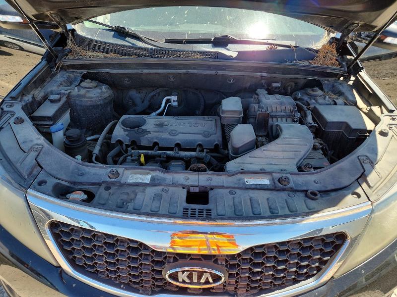 Photo 11 from auction – 2011 KIA SORENTO with VIN 5XYKT4A10BG183878