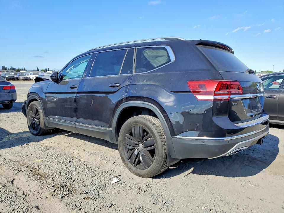 Photo 2 from auction – 2018 VOLKSWAGEN ATLAS with VIN 1V2NR2CA1JC582264