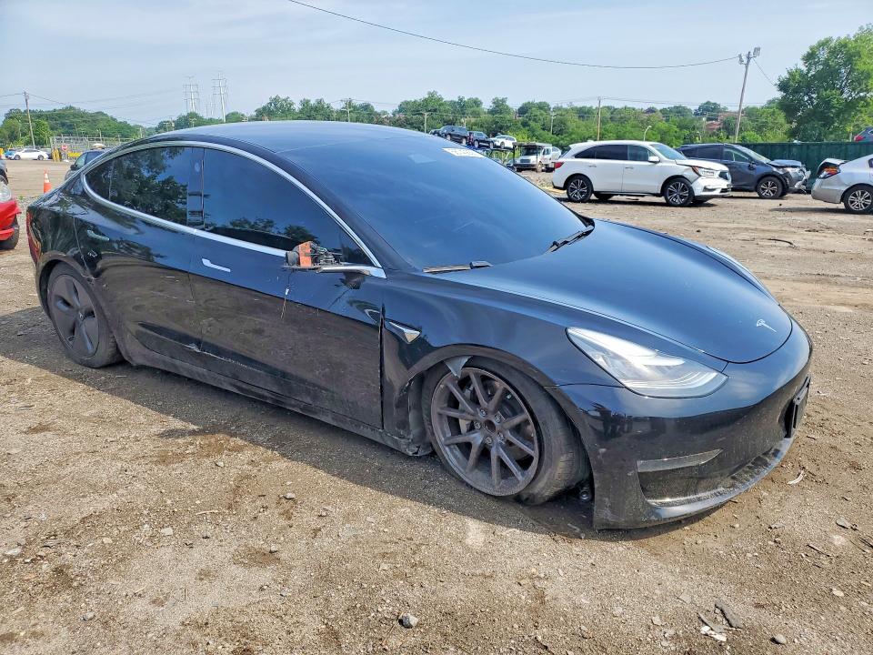 Photo 4 from auction – 2019 TESLA MDL 3 with VIN 5YJ3E1EA2KF395390