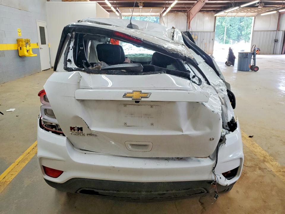 Photo 6 from auction – 2019 CHEVROLET TRAX with VIN 3GNCJPSB3KL256308