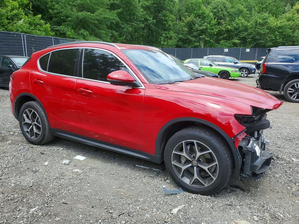 Photo 4 from auction – 2019 ALFA ROMEO STELVIO with VIN ZASPAKBN7K7C49803