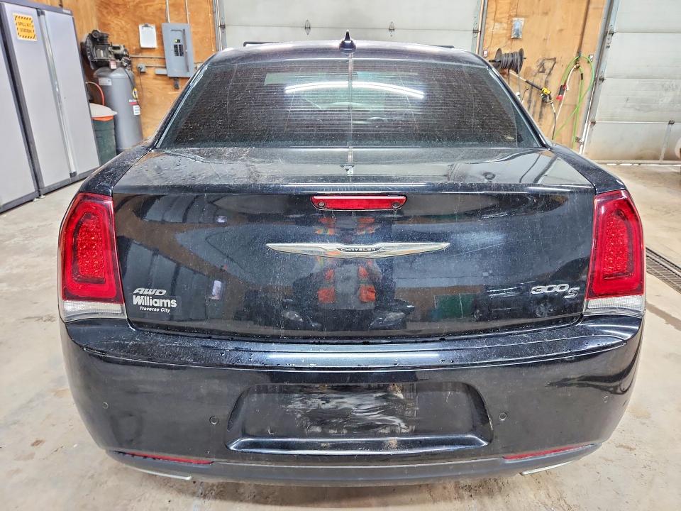 Photo 6 from auction – 2017 CHRYSLER 300 with VIN 2C3CCAGG9HH637588