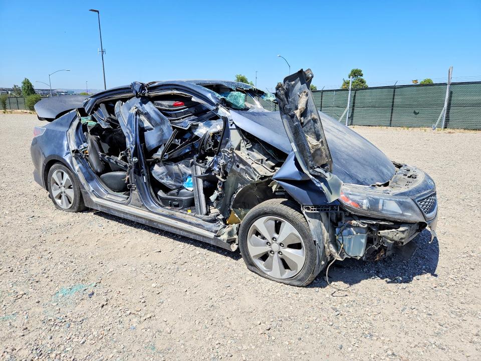 Photo 4 from auction – 2015 KIA OPTIMA with VIN KNAGN4AD9F5083283