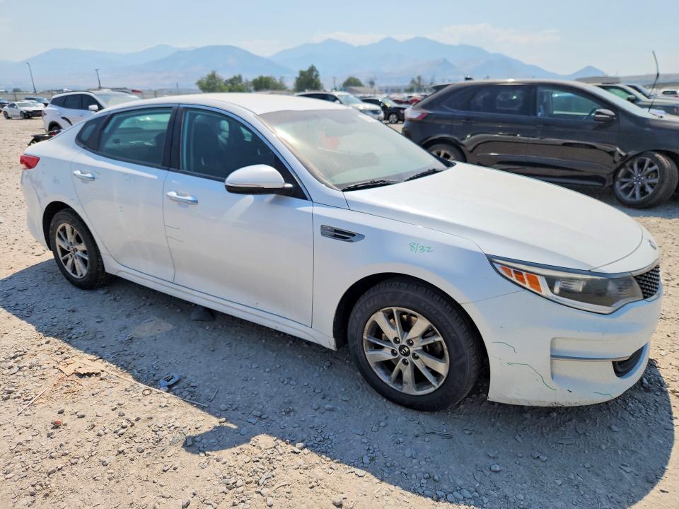 صورة رقم 4 من المزاد - 2017 KIA OPTIMA مع VIN 5XXGT4L30HG156813