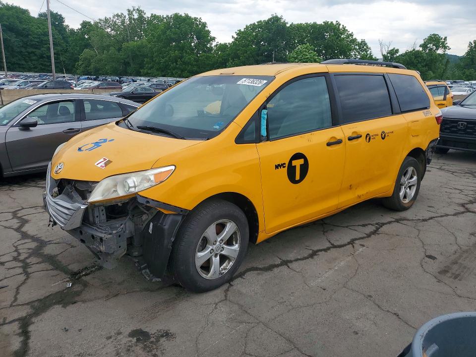 2016 TOYOTA SIENNA - Търг №57136326