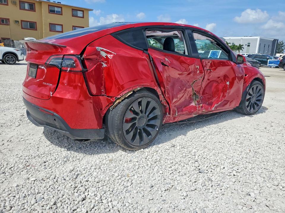 Foto 3 de la subasta – 2023 TESLA MODEL Y con VIN 7SAYGDEF6PF585930