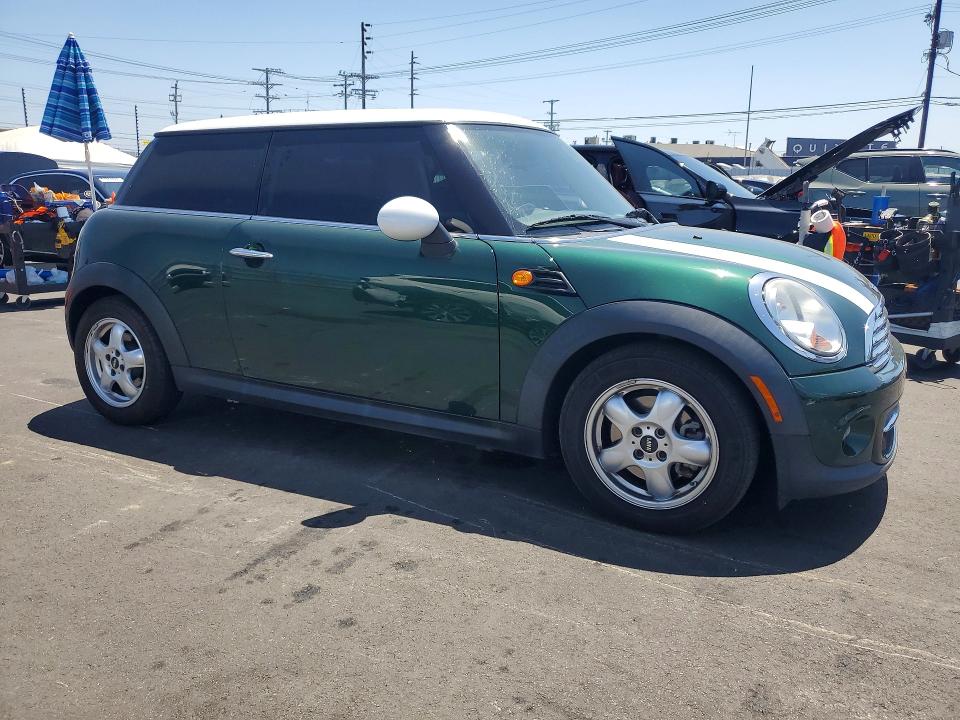 Photo 4 from auction – 2011 MINI COOPER with VIN WMWSU3C50BT095129