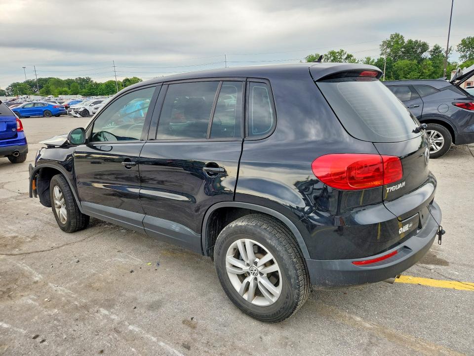 Photo 2 from auction – 2012 VOLKSWAGEN TIGUAN with VIN WVGAV7AX7CW524852