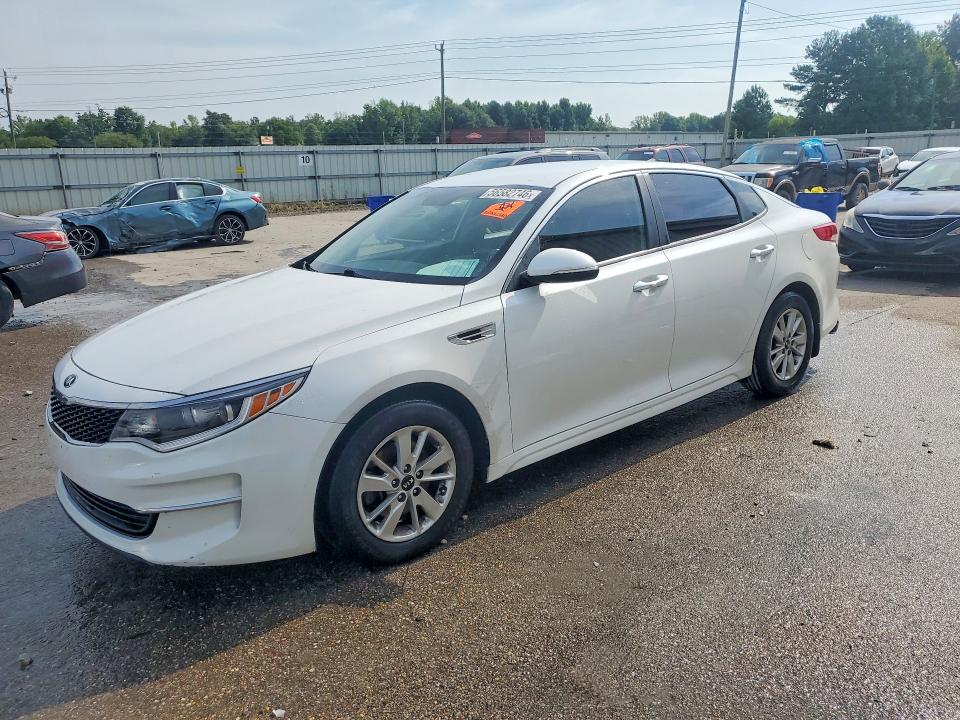 Photo 1 from auction – 2017 KIA OPTIMA with VIN 5XXGT4L39HG152954