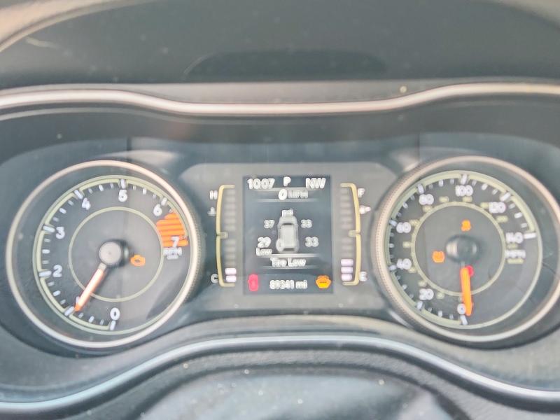 Photo 9 from auction – 2019 JEEP CHEROKEE with VIN 1C4PJLCB1KD396185
