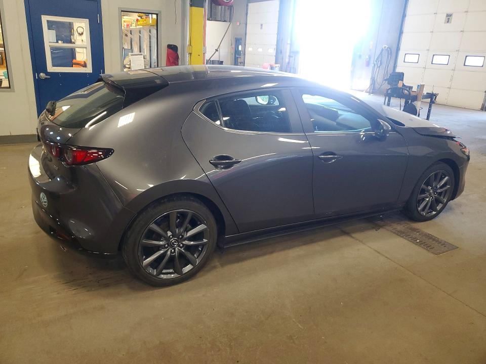 Photo 3 from auction – 2019 MAZDA 3 with VIN JM1BPBJM7K1136124
