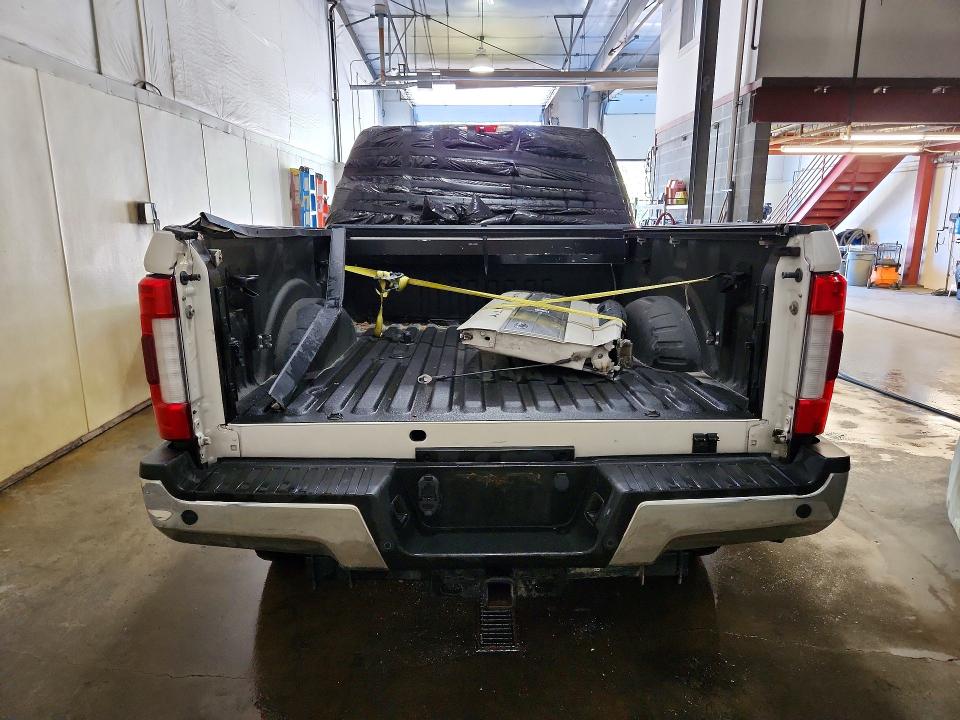 Photo 6 from auction – 2017 FORD F350 with VIN 1FT8W3BT9HEF14843