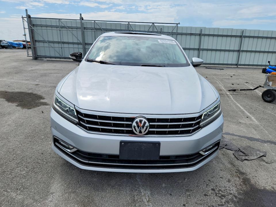 Photo 5 from auction – 2018 VOLKSWAGEN PASSAT with VIN 1VWBA7A36JC000878