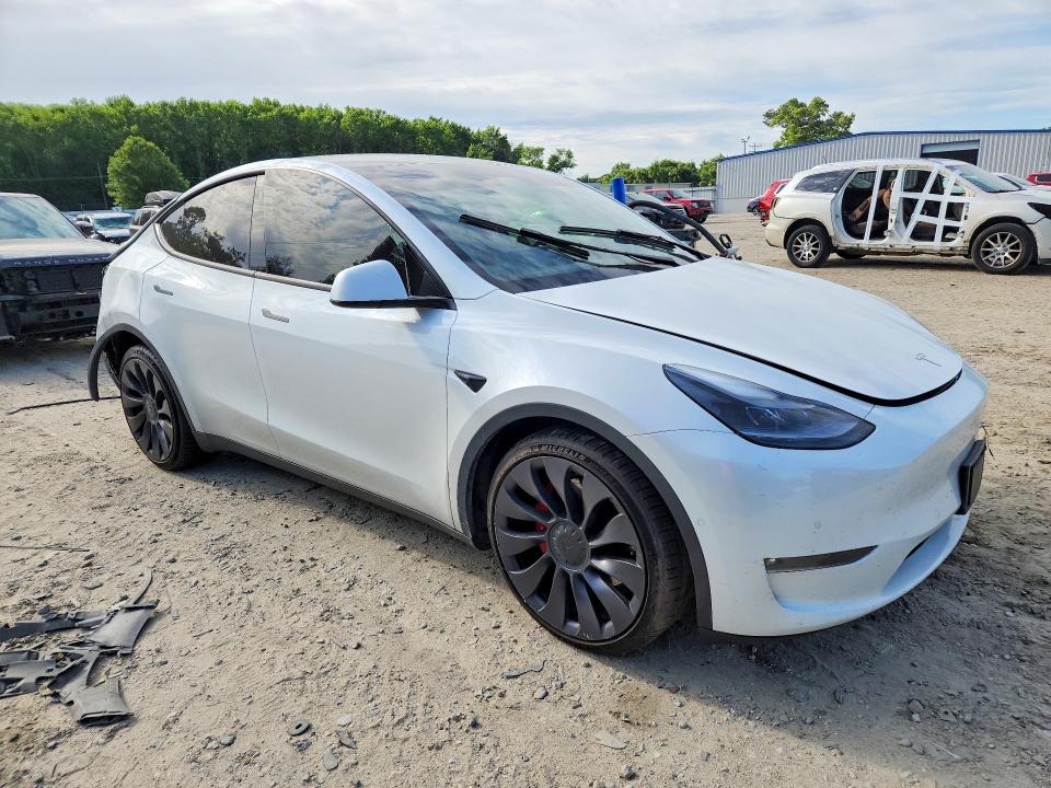 Photo 4 from auction – 2021 TESLA MODEL Y with VIN 5YJYGDEF3MF201787