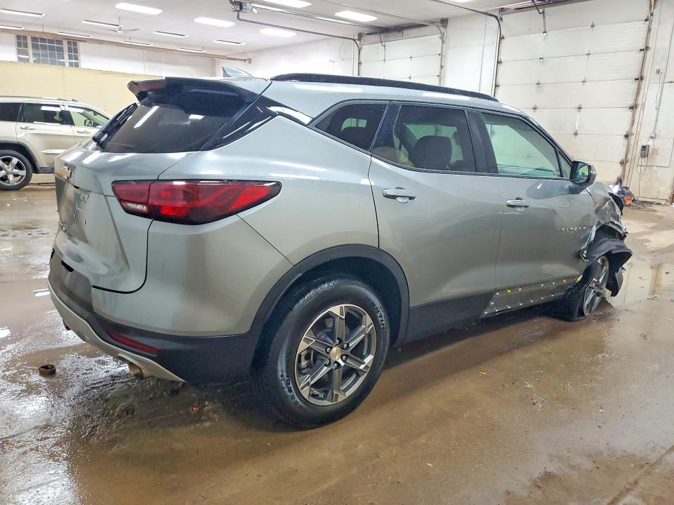 Photo 3 from auction – 2025 CHEVROLET BLAZER with VIN 3GNKBJRS6SS162974