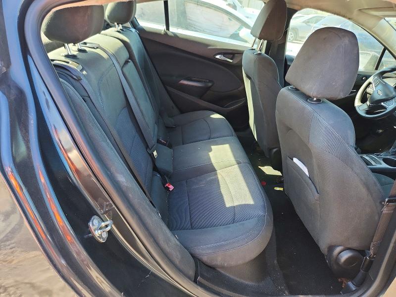 Photo 10 from auction – 2018 CHEVROLET CRUZE with VIN 1G1BE5SM2J7139104