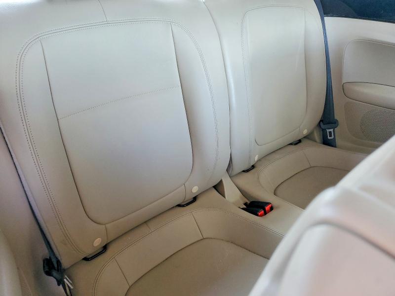 Photo 10 from auction – 2014 VOLKSWAGEN BEETLE with VIN 3VWJL7AT8EM609299