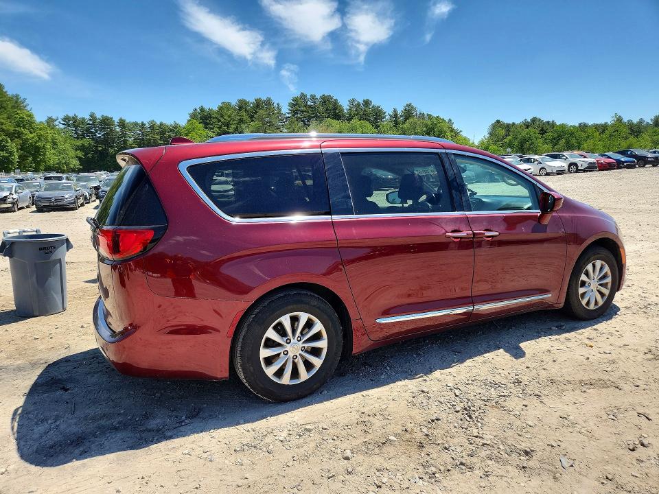 Photo 3 from auction – 2018 CHRYSLER PACIFICA with VIN 2C4RC1EGXJR121538