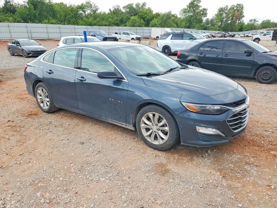 Photo 4 from auction – 2020 CHEVROLET MALIBU with VIN 1G1ZD5ST0LF064646