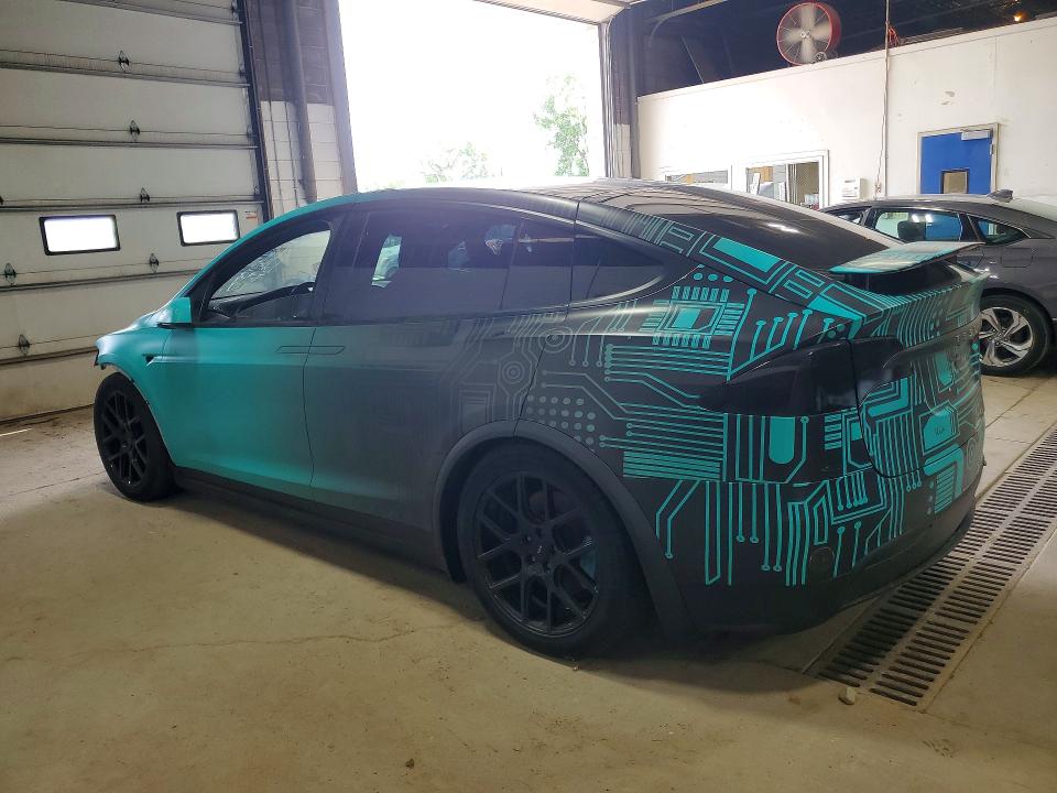Photo 2 from auction – 2018 TESLA MODEL X with VIN 5YJXCAE22JF087151