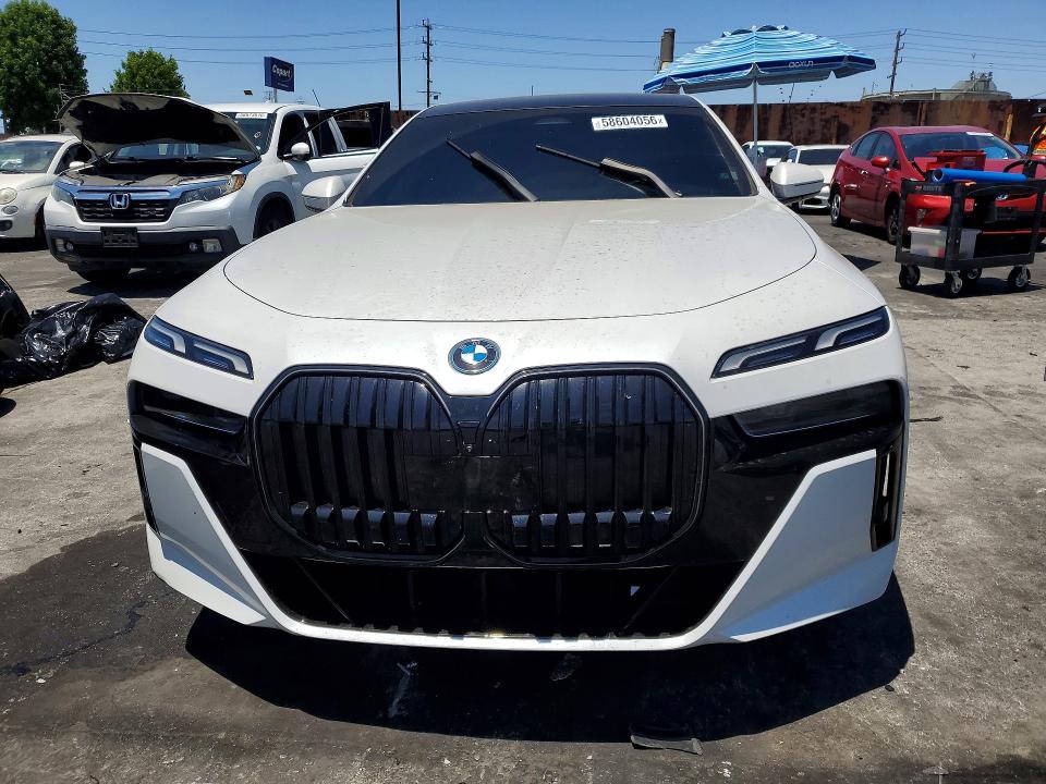 Photo 5 from auction – 2024 BMW I7 with VIN WBY43EJ06RCS46887