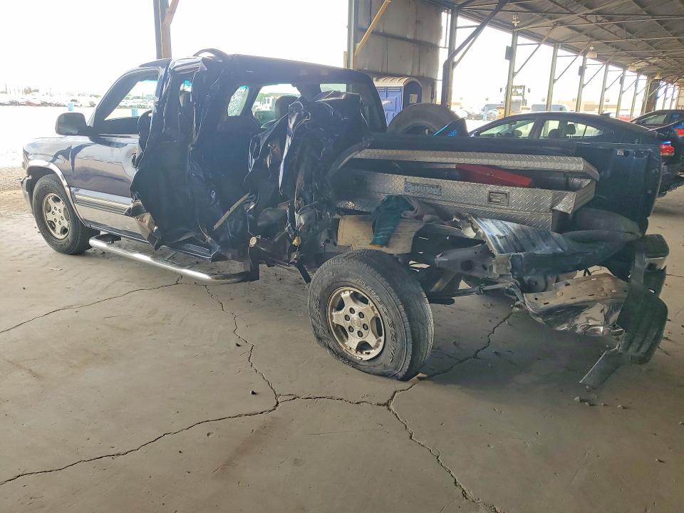 Photo 2 from auction – 2002 CHEVROLET SILVERADO with VIN 2GCEC19T521356760