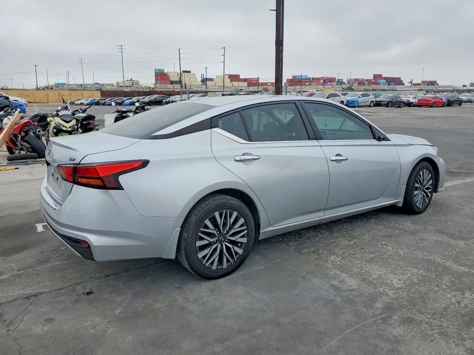 Photo 3 from auction – 2023 NISSAN ALTIMA with VIN 1N4BL4DV3PN381696