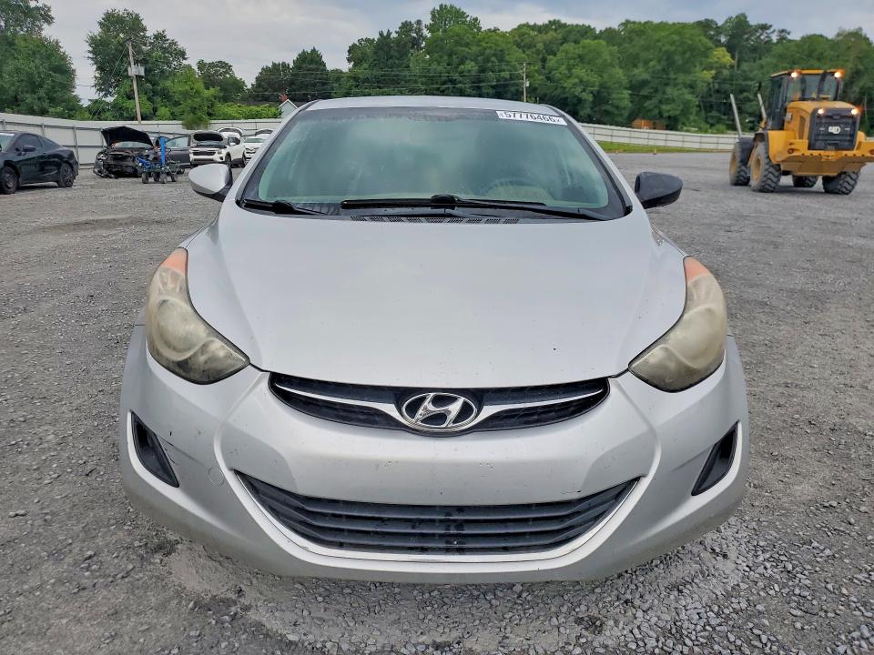 Photo 5 from auction – 2011 HYUNDAI ELANTRA with VIN KMHDH4AE8BU112712