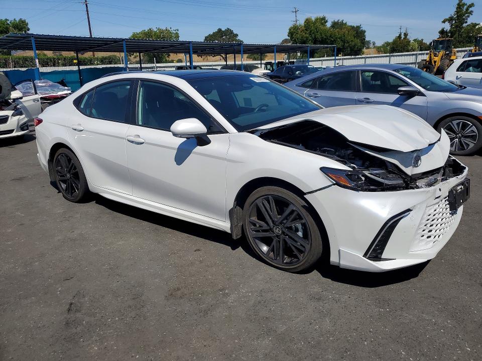 Photo 4 from auction – 2026 TOYOTA CAMRY with VIN 4T1DAACK1TU657478