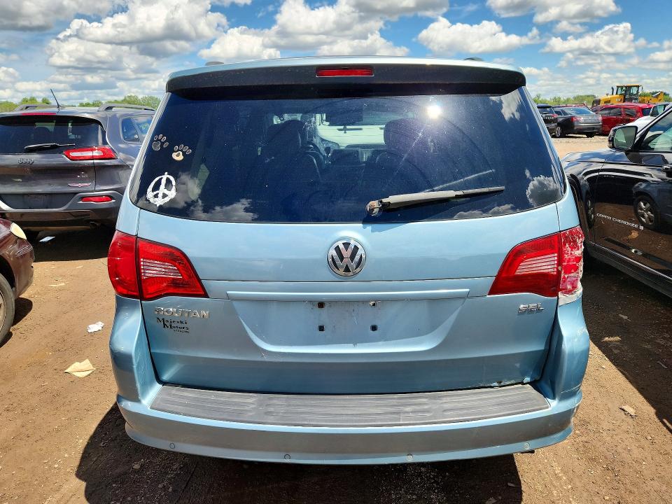 Photo 6 from auction – 2009 VOLKSWAGEN ROUTAN with VIN 2V8HW64X19R543506