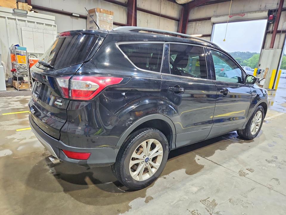 Photo 3 from auction – 2018 FORD ESCAPE with VIN 1FMCU0GD3JUB40723