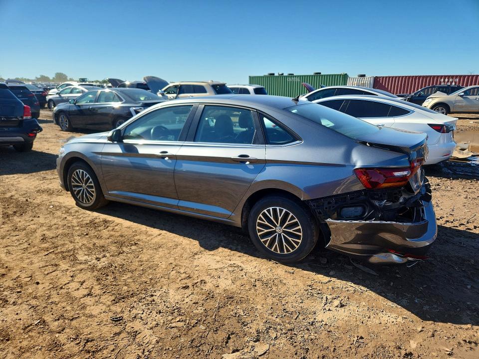 Photo 2 from auction – 2019 VOLKSWAGEN JETTA with VIN 3VWCB7BUXKM239777