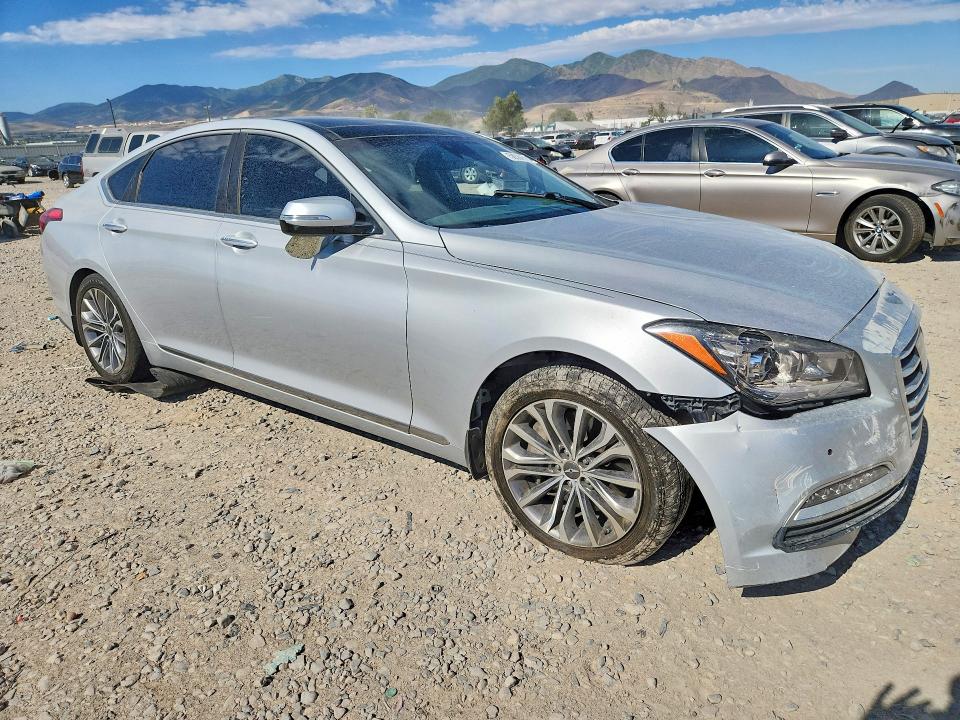 Photo 4 from auction – 2016 HYUNDAI GENESIS with VIN KMHGN4JE4GU134655