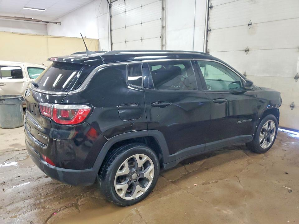 Photo 3 from auction – 2018 JEEP COMPASS with VIN 3C4NJDCB9JT434302