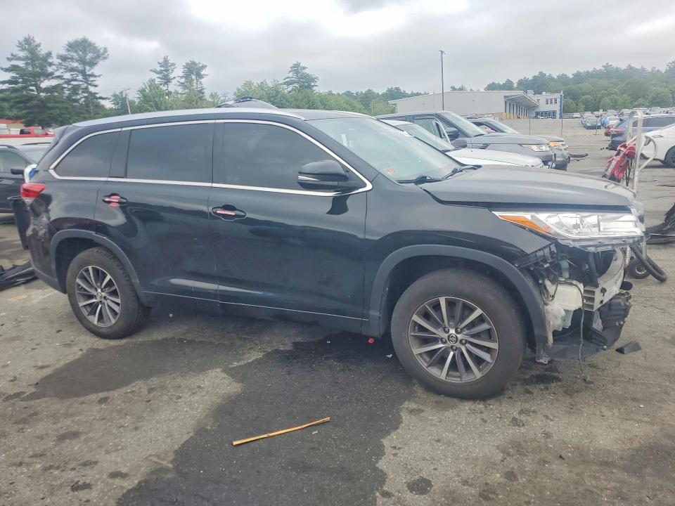 Foto 4 de la subasta – 2018 TOYOTA HIGHLANDER con VIN 5TDKZRFHXJS538705